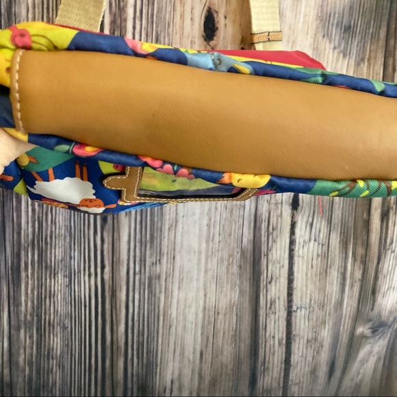 Lily Bloom Crossbody/CrossOver Bag - Picture 13 of 16